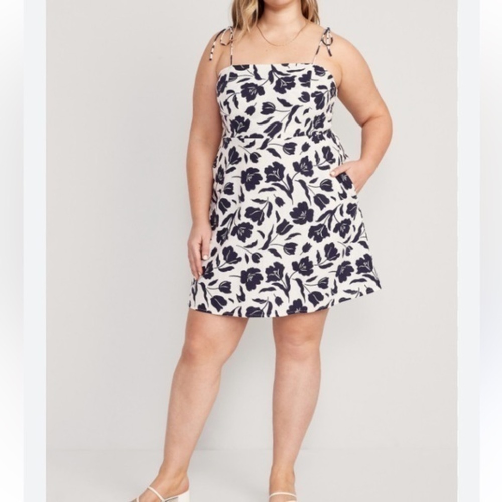 Old Navy Black and White casual chic floral patterned linen blend short dress3x